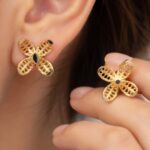 21K Gold Flower Stud Earrings - 1.480 Grams Lightweight Floral Design - Image 2
