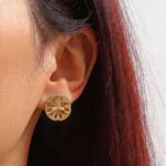 21K Gold Round Stud Earrings 1.580g – Textured Floral Design - Image 2