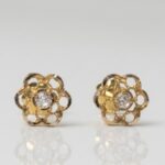 21K Gold Flower Stud Earrings with Diamond - 0.800 Grams