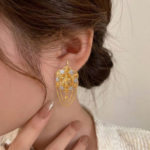 21 Carat Gold Two-Tone Flower Chain Tassel Drop Earrings | 6.780g - Image 2