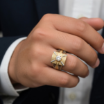 21 Carat Gold Men's Solitaire Diamond Cross Ring | 3.730g - Image 2