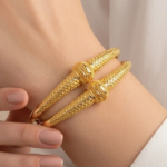 21 Carat Gold Honeycomb Mesh Knot Bangle Pair | 25.530g Total - Image 2