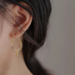 21 Carat Gold Two-Tone Filigree Hoop Earrings with Ball Drop | 2.760g - Image 2