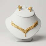 21 Carat Gold Filigree Leaf Necklace and Earring Set | 16.150g