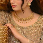 21 Carat Gold Granulation Choker Necklace and Earring Set | 20.480g - Image 2