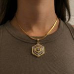 21 Carat Gold Two-Tone Hexagon Filigree Locket Pendant | 3.020g - Image 2