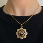 21K Gold Two-Tone Flower Filigree Locket | 3.020g - Image 2