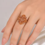 21 Carat Gold Floral Openwork Ring for Women - Image 2