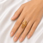 21 Carat Gold Oval Openwork Statement Ring with Two-Tone Detailing - Image 2