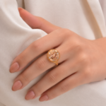 21 Carat Gold Oval Tri-Tone Openwork Ring for Women - Image 3